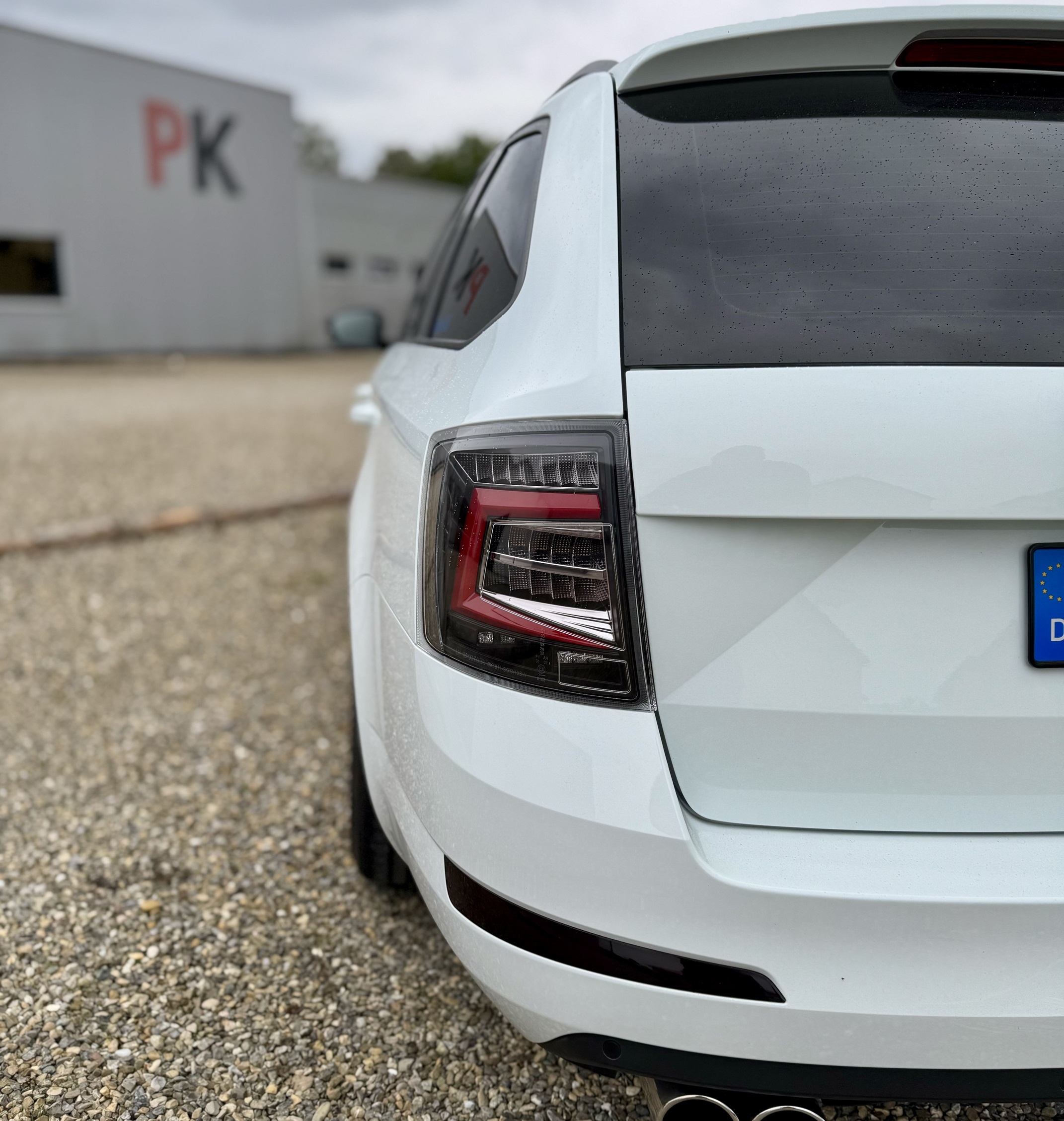 LED Rückleuchten für Skoda Octavia 3 III 5E Kombi 17-19 schwarz klar LAUFBLINKER für orig. Led 6 Pins in Reihe