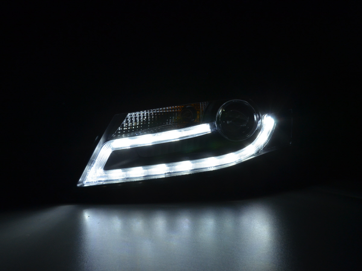 Xenon LIGHTBAR TAGFAHRLICHT Scheinwerfer für Audi A4 B8 8K 08-11