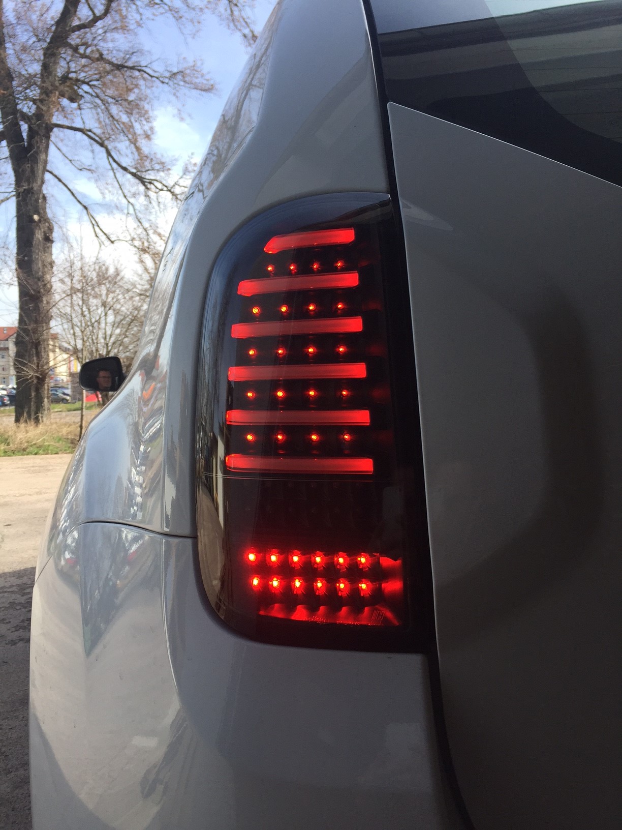 carDNA Voll-LED Rückleuchten für Dacia Duster 09-18 schwarz LIGHTBAR