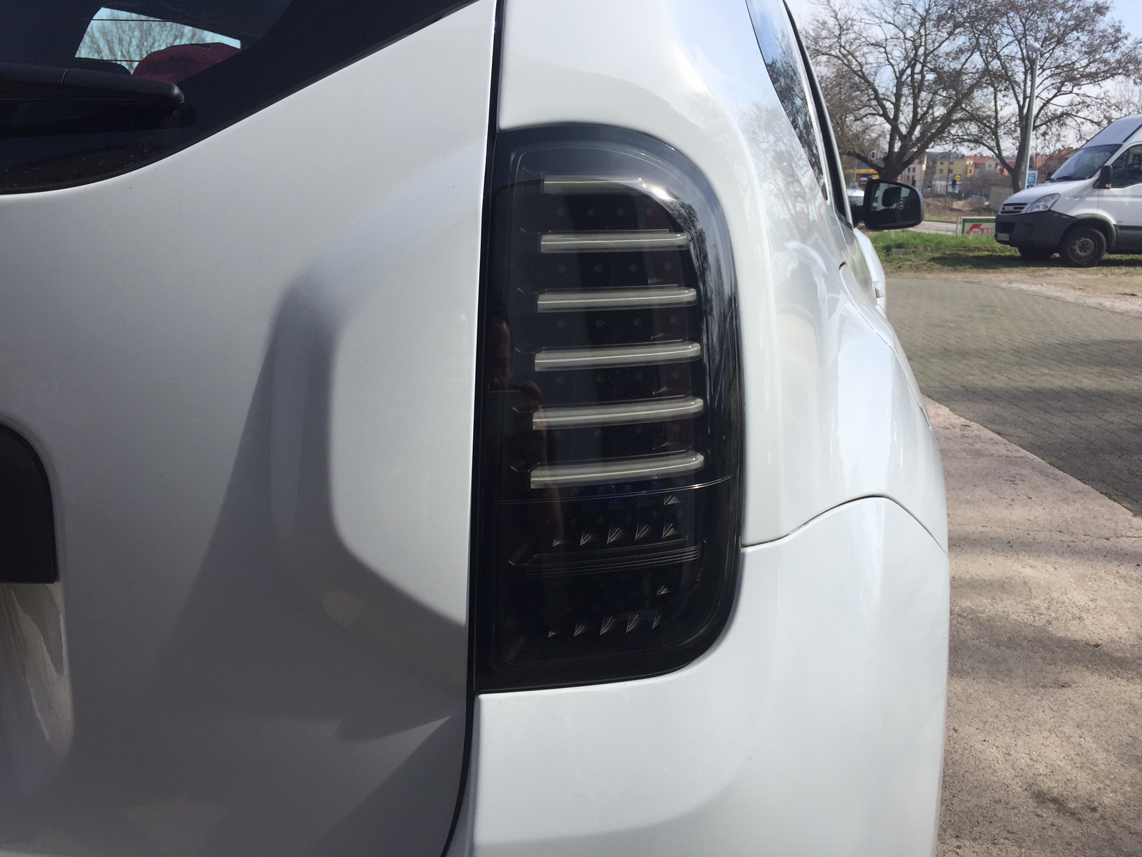 carDNA Voll-LED Rückleuchten für Dacia Duster 09-18 schwarz LIGHTBAR