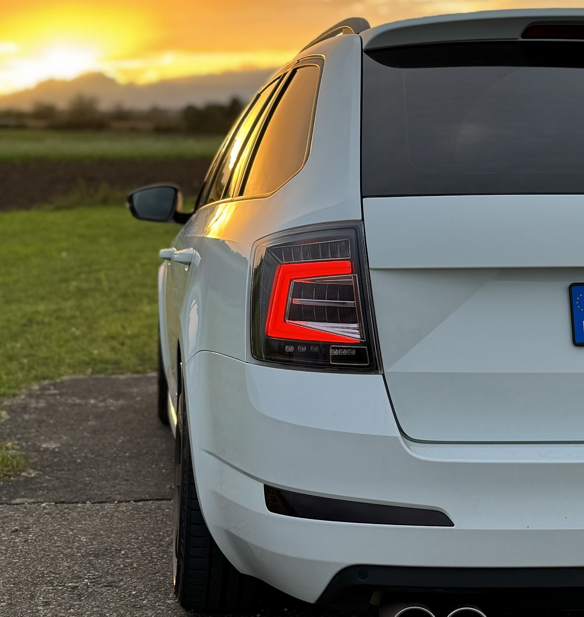 LED Rückleuchten für Skoda Octavia 3 III 5E Kombi 12-19 schwarz klar LAUFBLINKER für orig. Led