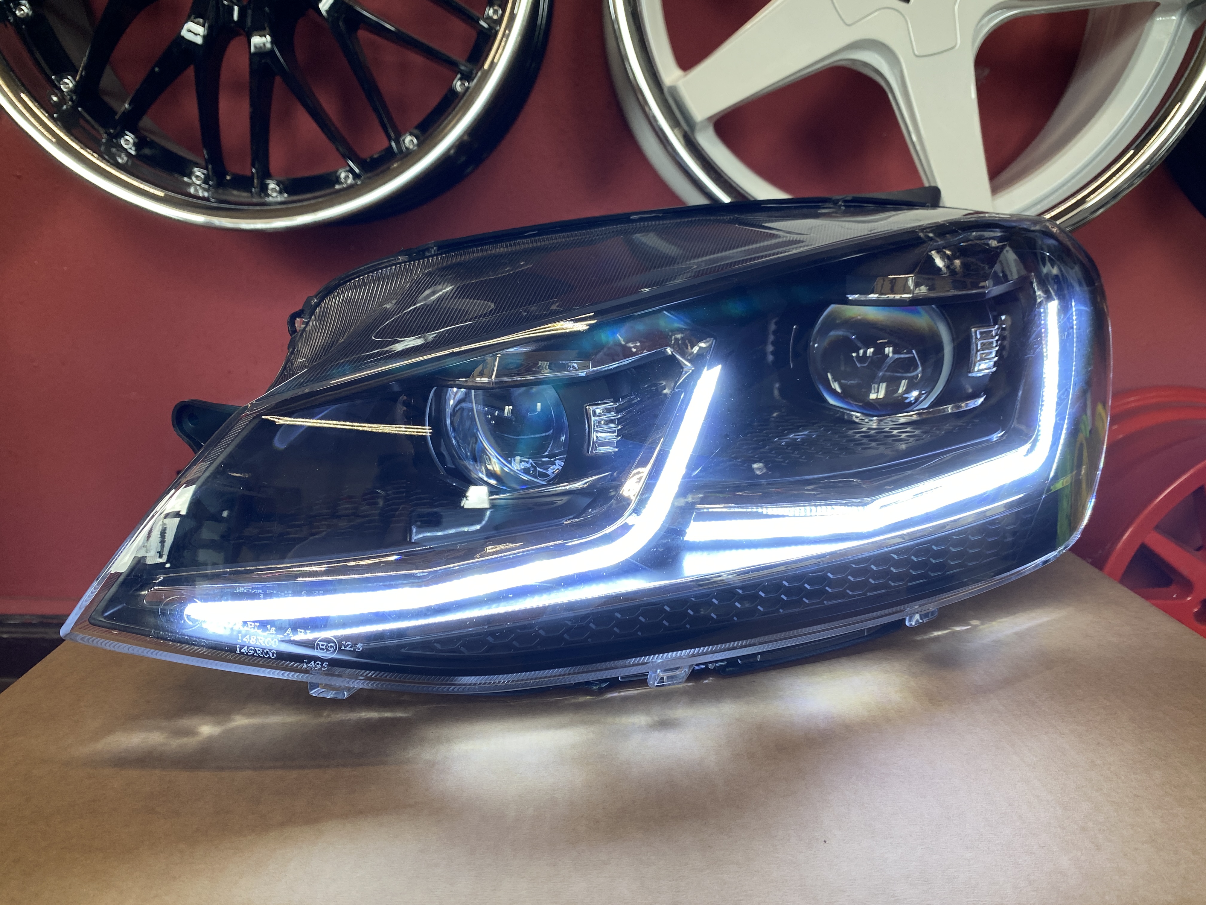 LED TAGFAHRLICHT Scheinwerfer für VW Golf 7 Bj 12-17 dynamischer LED Blinker Facelift-Optik