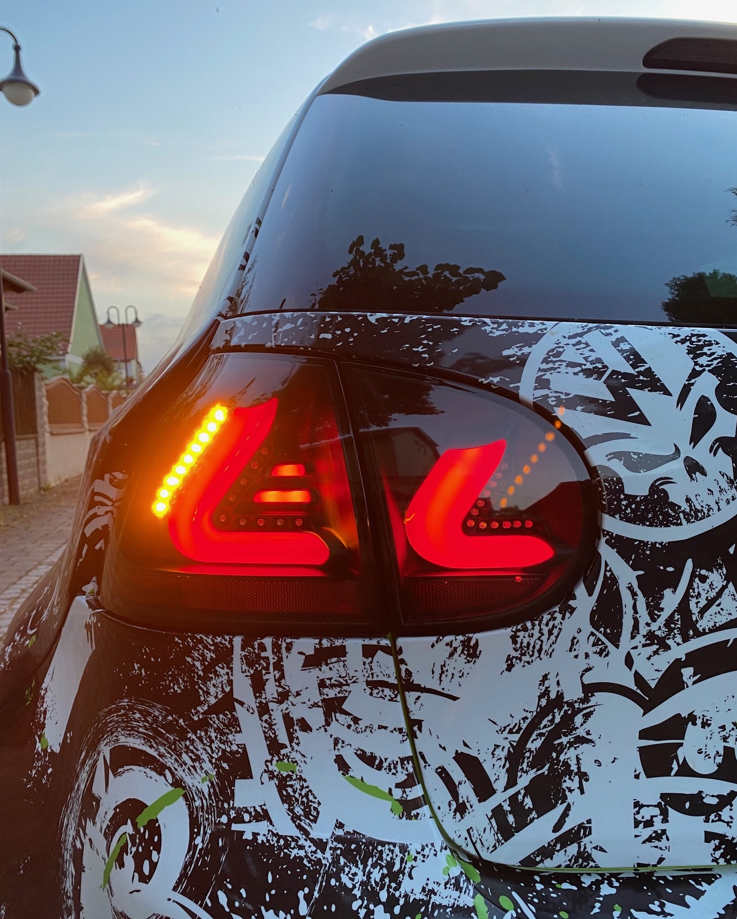 carDNA LED Rückleuchten für VW Golf V 5 03-09 schwarz smoke RV16ALLBS