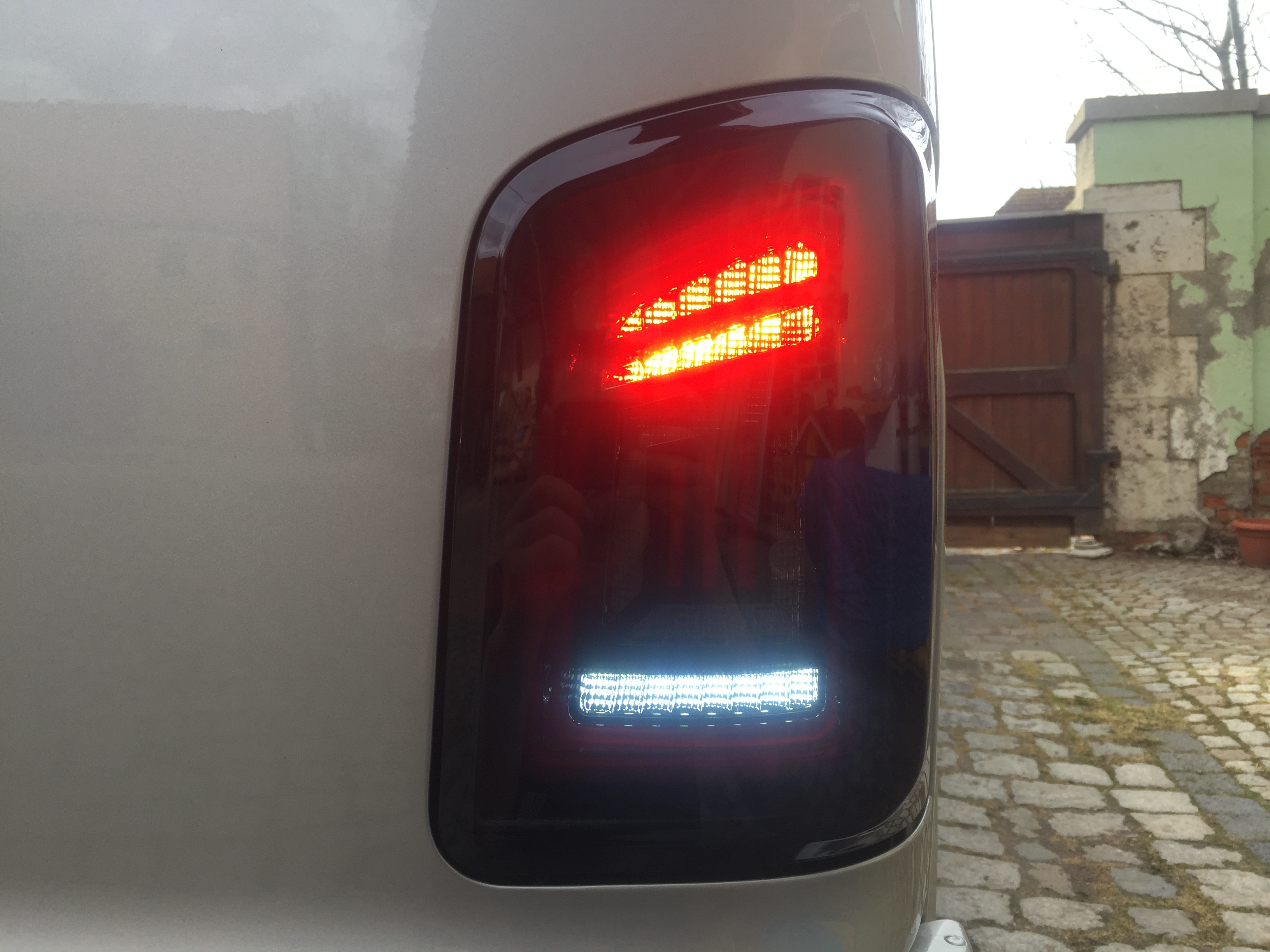 Voll LED Rückleuchten für VW T6.1 2019+ schwarz rot Led-Blinker Flügeltürer