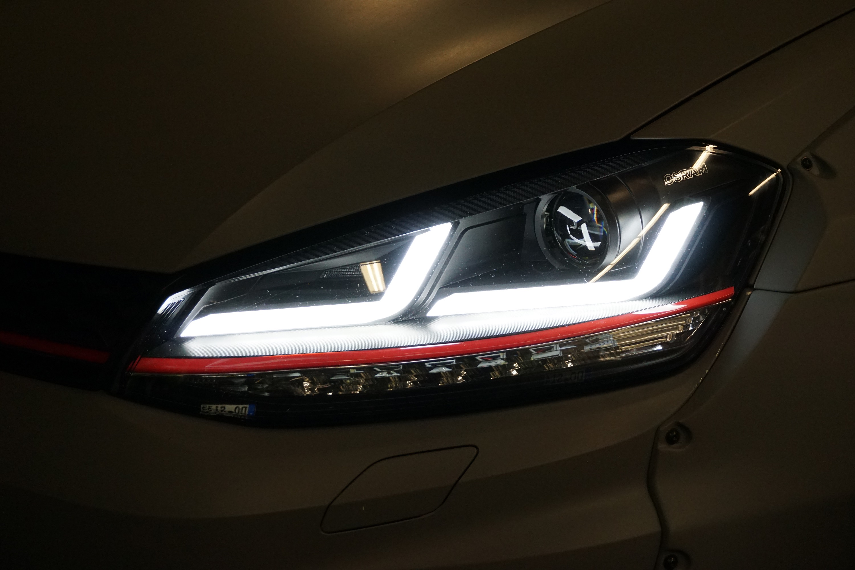 OSRAM LEDriving Scheinwerfer für VW GOLF 7 12-17 schwarz rot