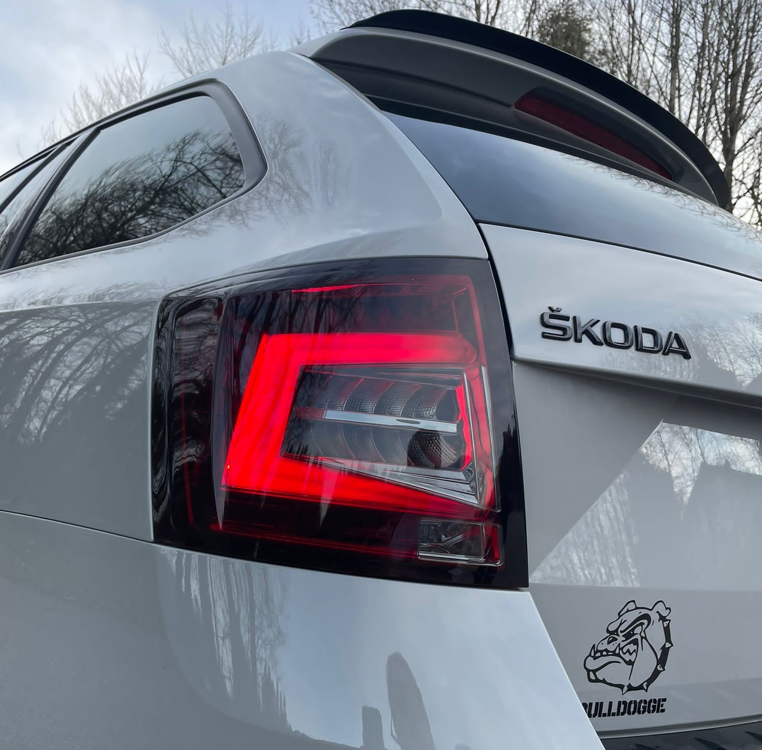 LED Rückleuchten für Skoda Octavia 3 III 5E Kombi 12-17 dunkelrot LAUFBLINKER für orig. Halogen