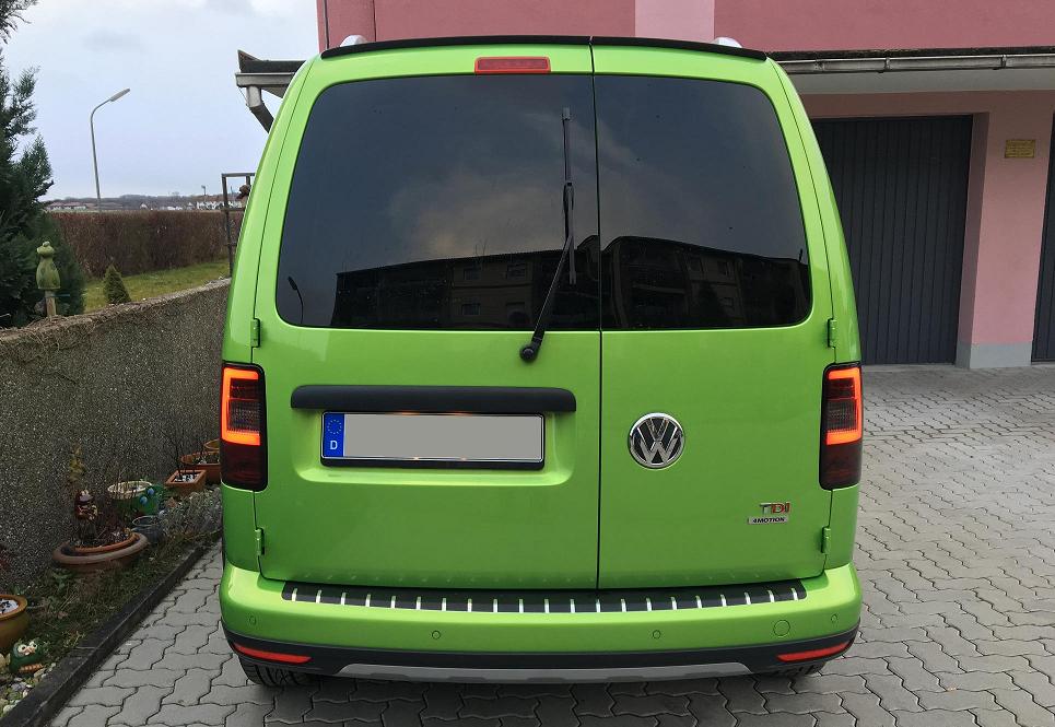 LED Rückleuchten für VW Caddy Bj. 03-15 rot-schwarz LIGHTBAR