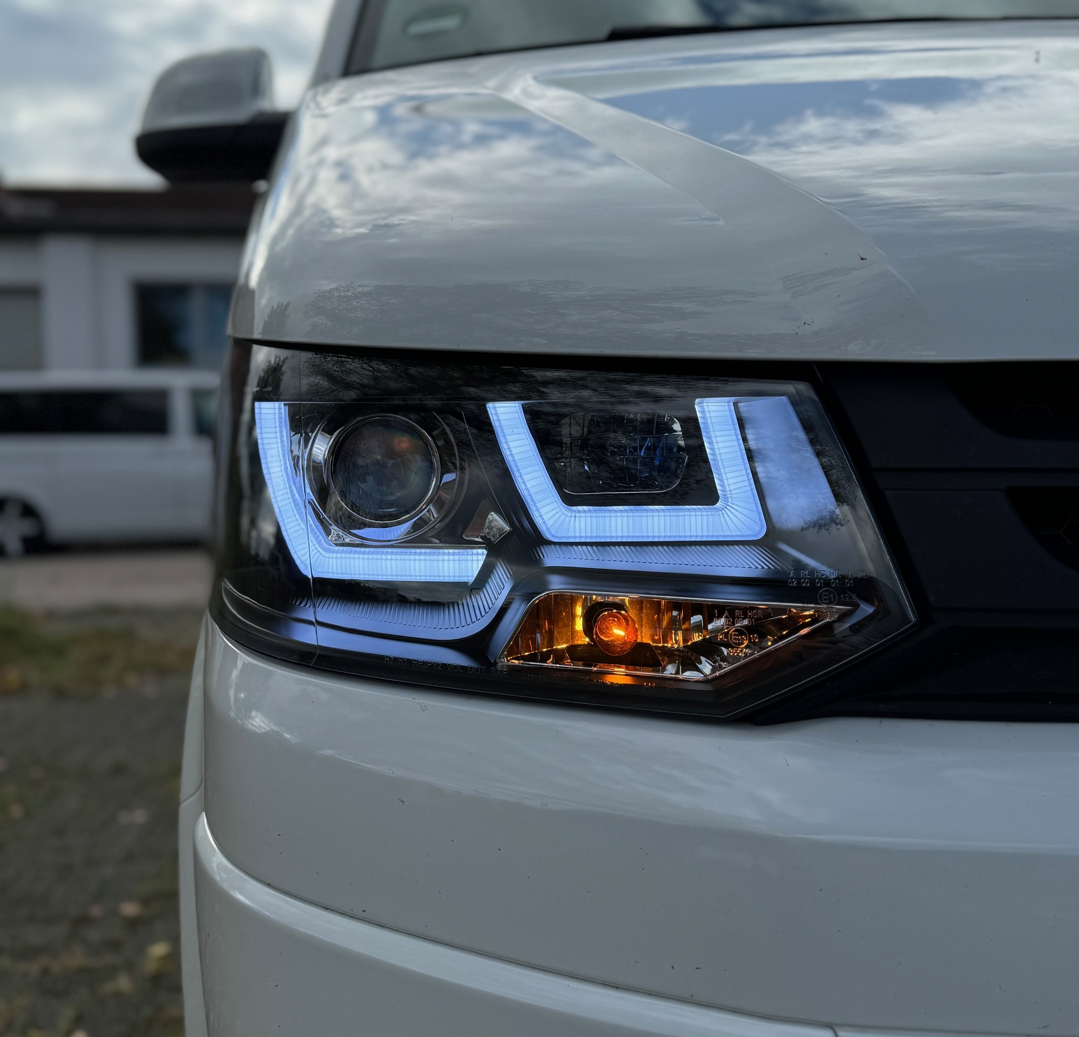 Lightbar Tagfahrlicht Scheinwerfer für VW T5 Bus Facelift 09+ chrom