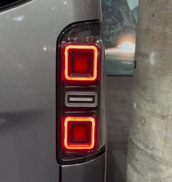 Led Rückleuchten für Peugeot Traveller und Expert III ab 2016 schwarz smoke