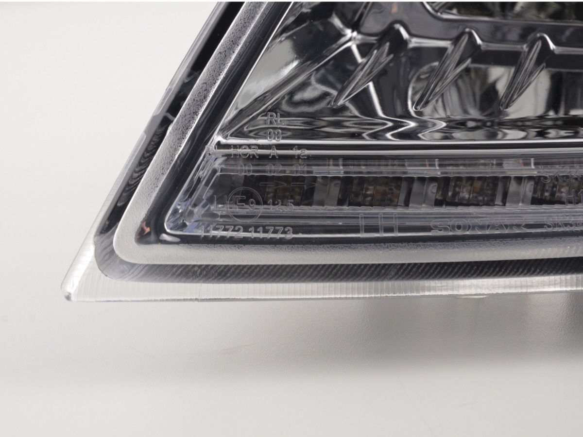 LED Tagfahrlicht Scheinwerfer für Skoda Octavia 1Z 09+ chrom