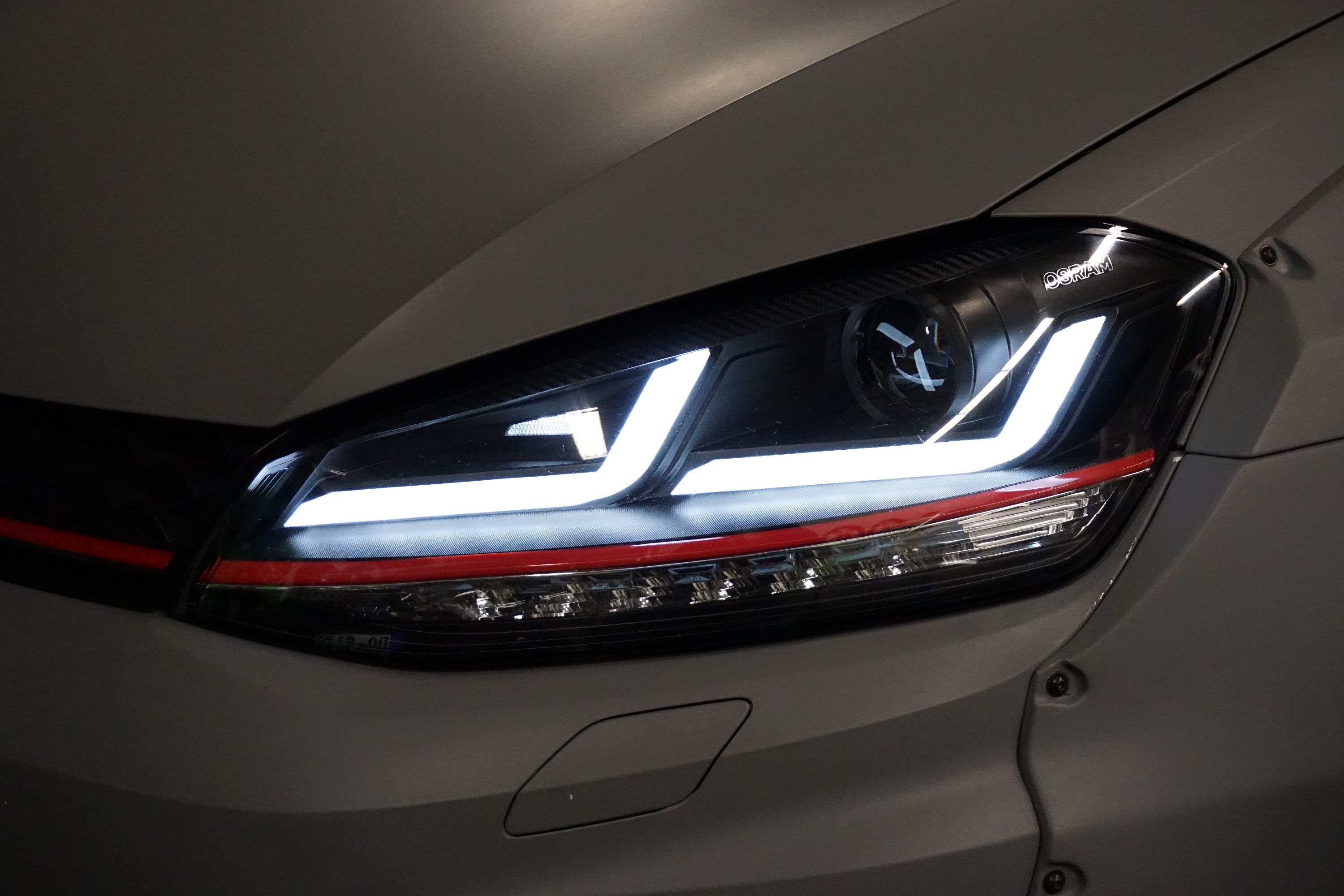OSRAM LEDriving Scheinwerfer für VW GOLF 7 12-17 schwarz rot