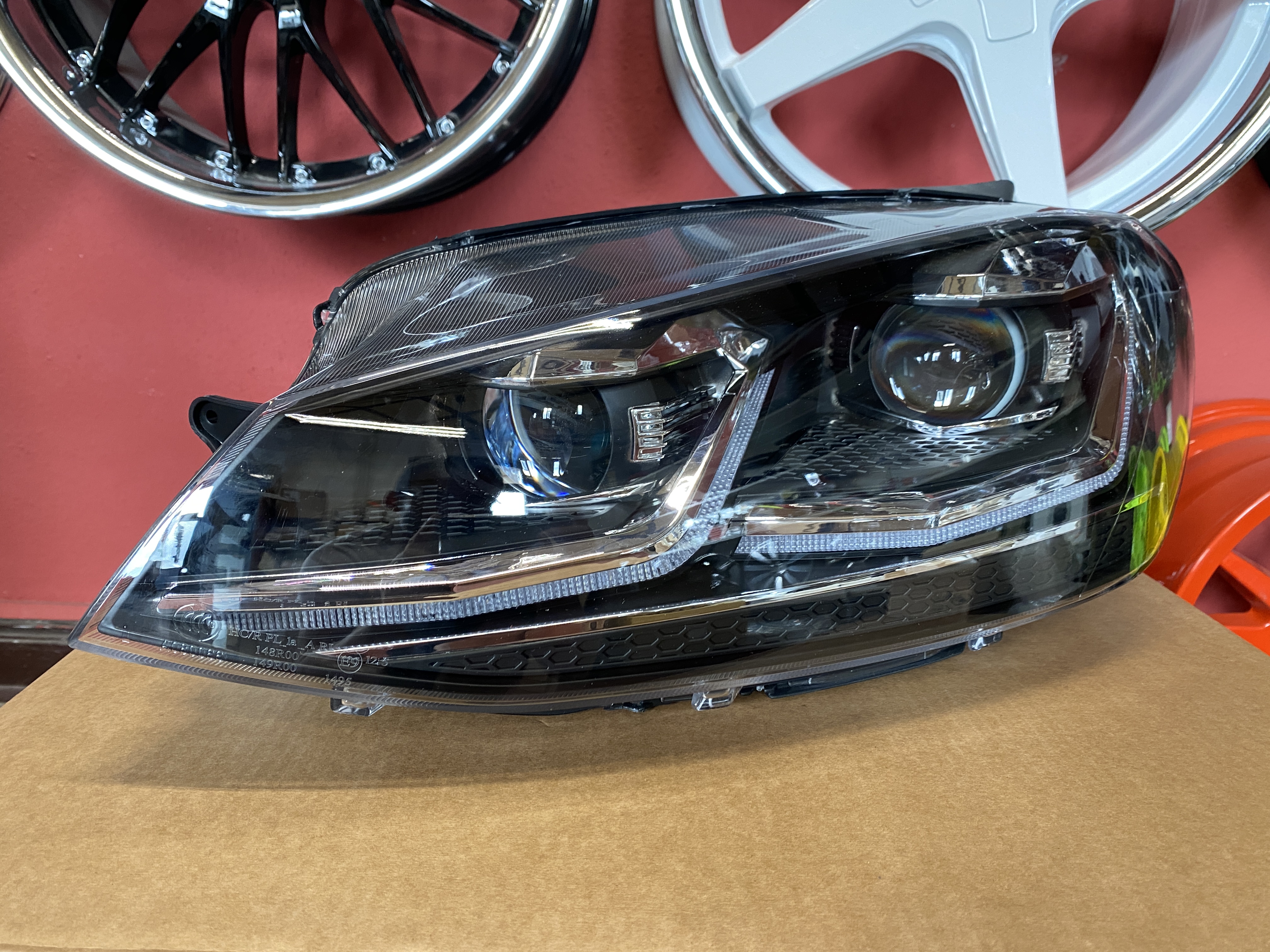 LED TAGFAHRLICHT Scheinwerfer für VW Golf 7 Bj 12-17 dynamischer LED Blinker Facelift-Optik