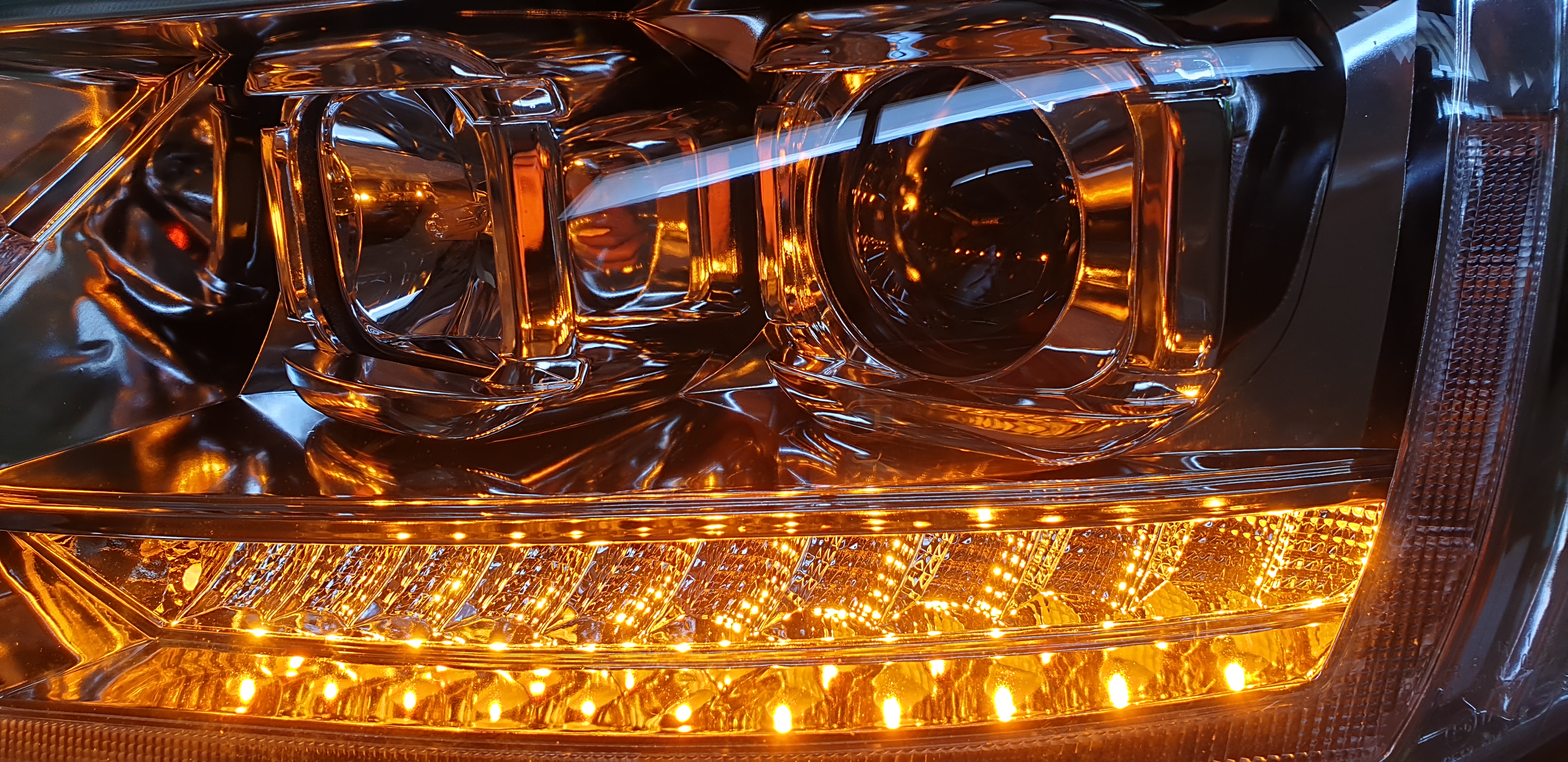 LED Tagfahrlicht Scheinwerfer für VW T5 GP Facelift 09-15 chrom LED Laufblinker T6 Optik