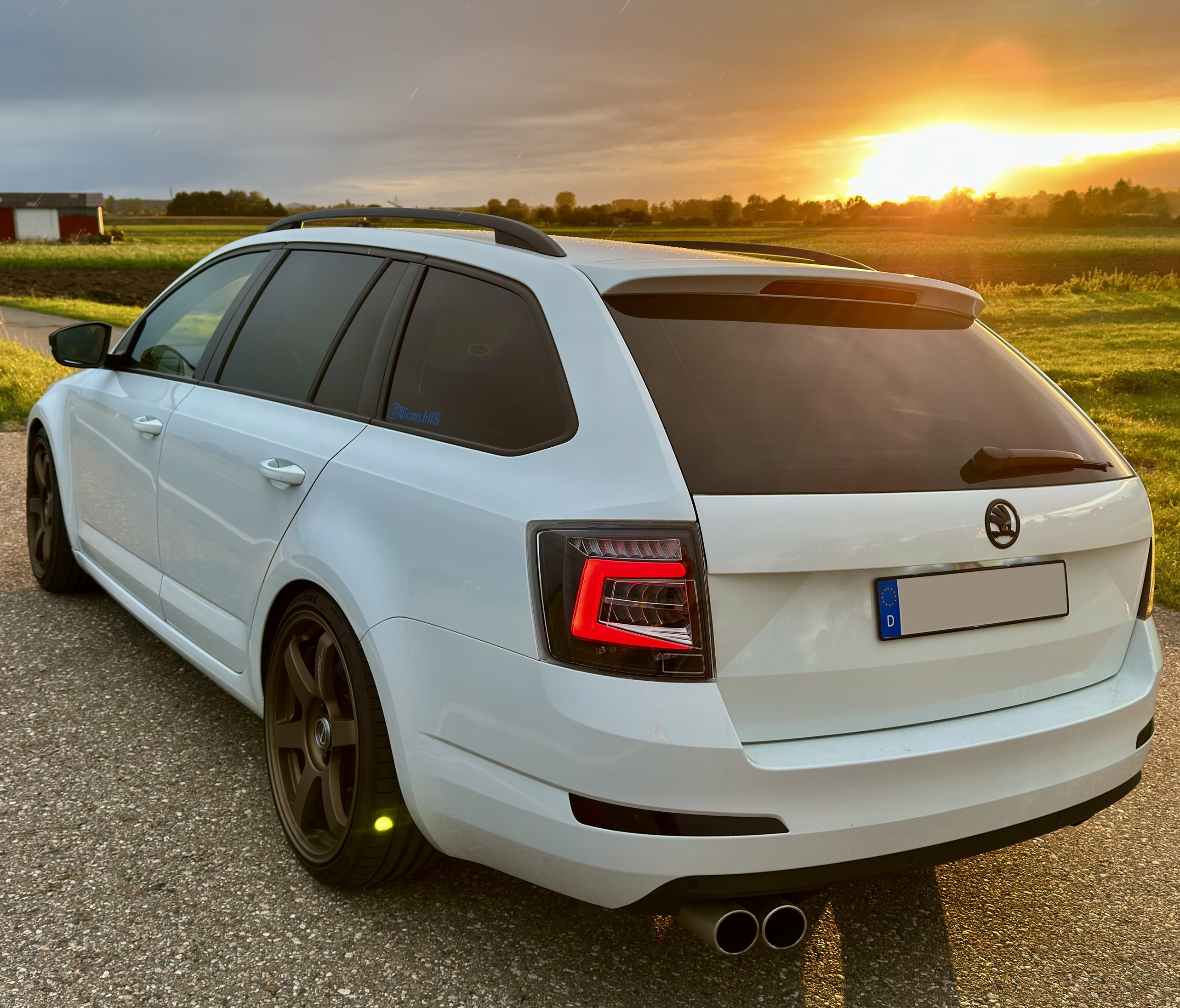 LED Rückleuchten für Skoda Octavia 3 III 5E Kombi 12-19 schwarz klar LAUFBLINKER für orig. Led