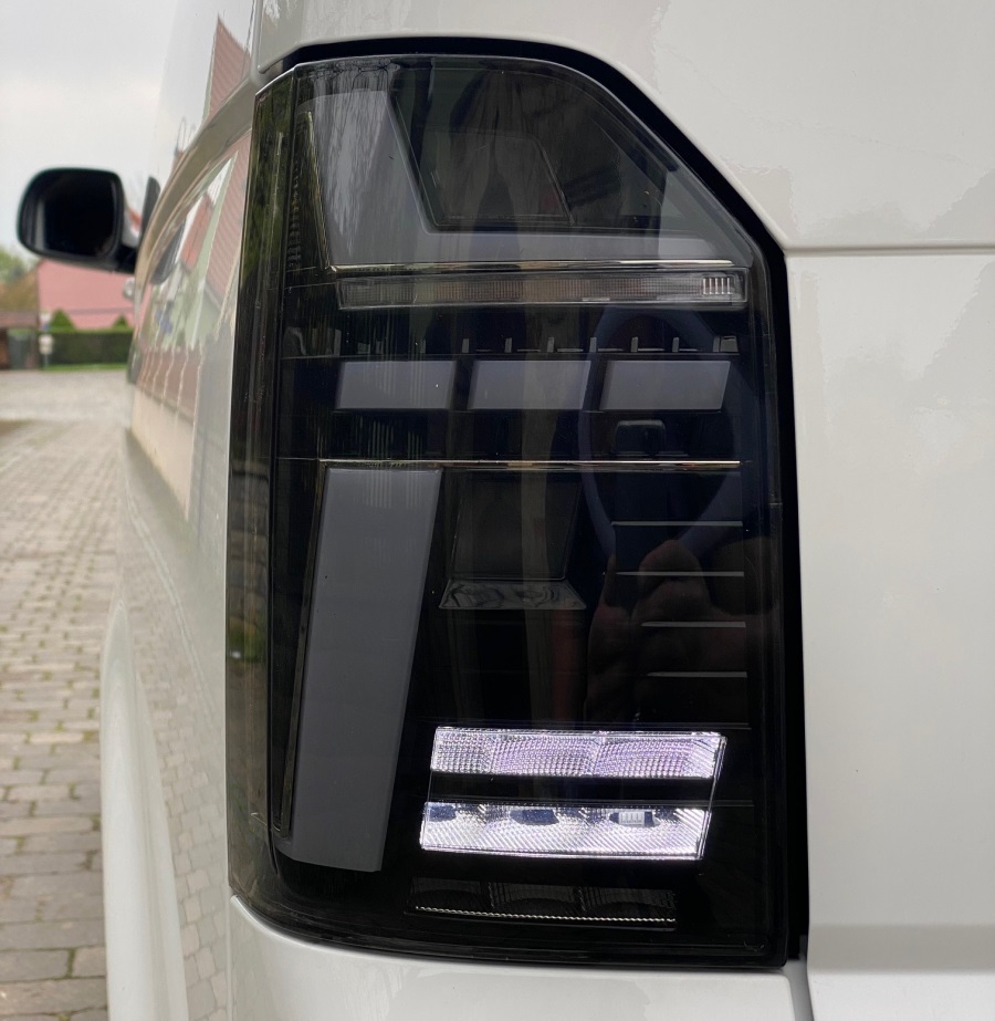 Voll LED Rückleuchten für VW T6 2015-2019 schwarz T6.1-Look Laufblinker