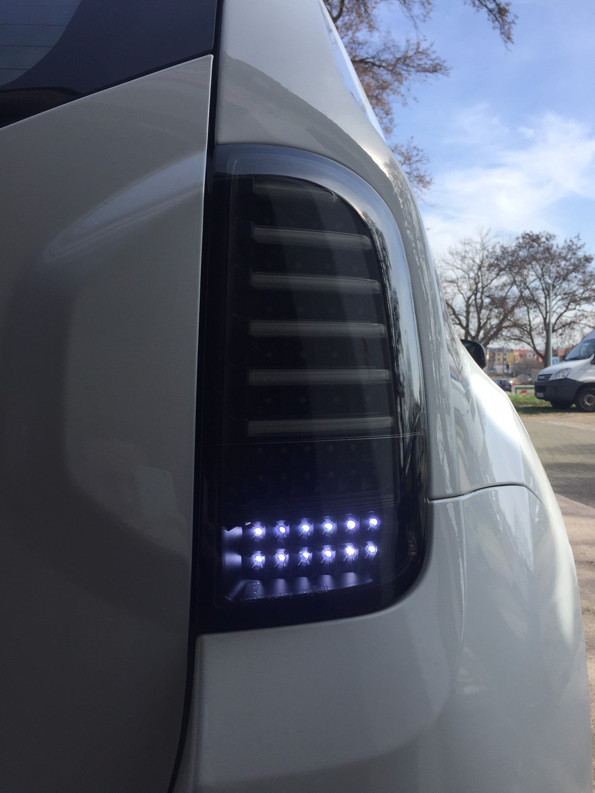carDNA Voll-LED Rückleuchten für Dacia Duster 09-18 schwarz LIGHTBAR