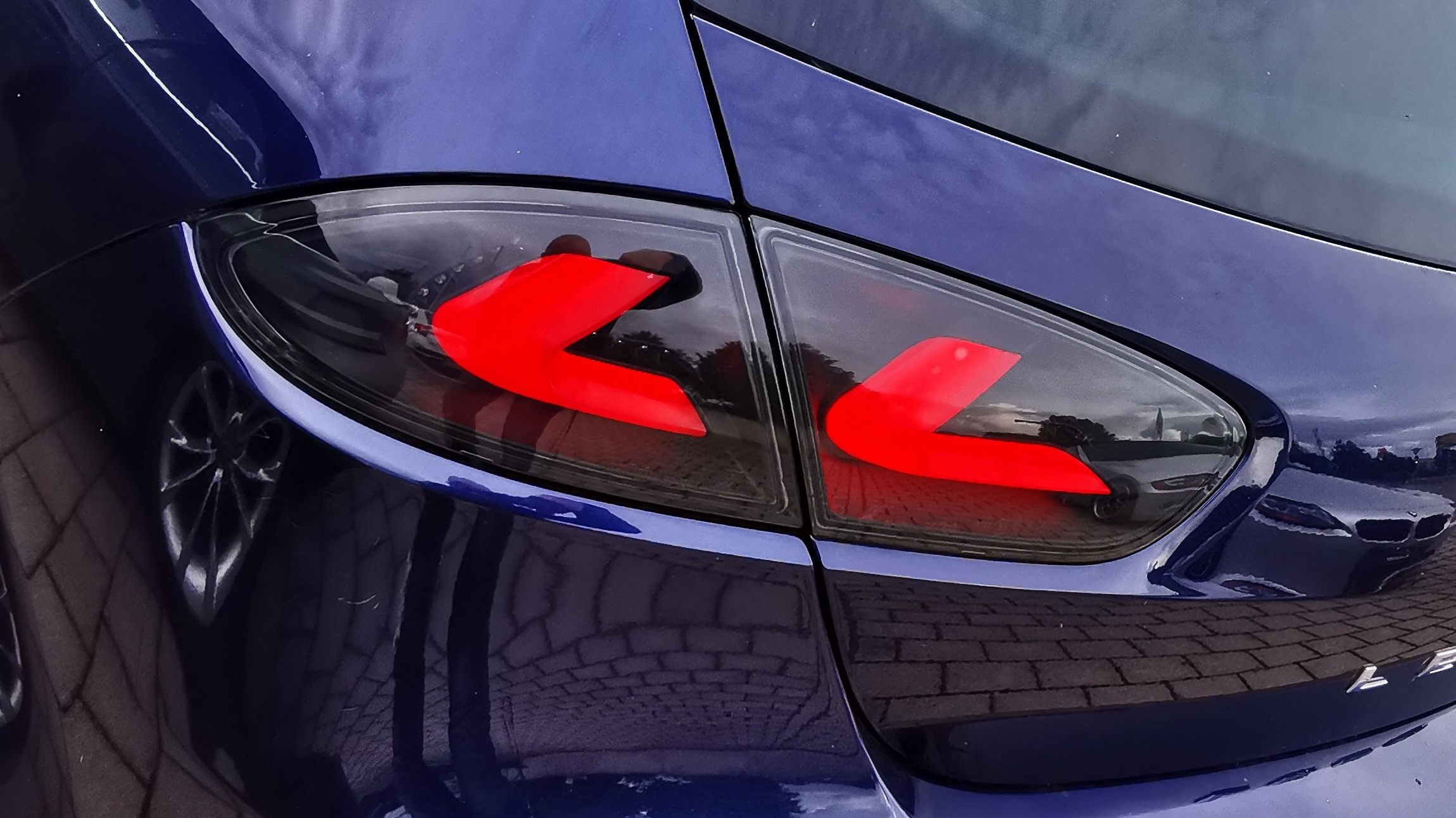 carDNA LED Rückleuchten für Seat Leon 09-12 1P1 black/smoke schwarz