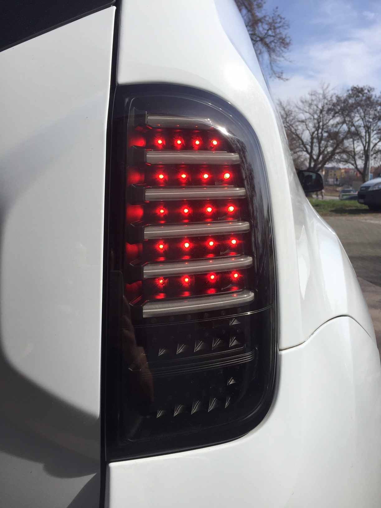 carDNA Voll-LED Rückleuchten für Dacia Duster 09-18 schwarz LIGHTBAR