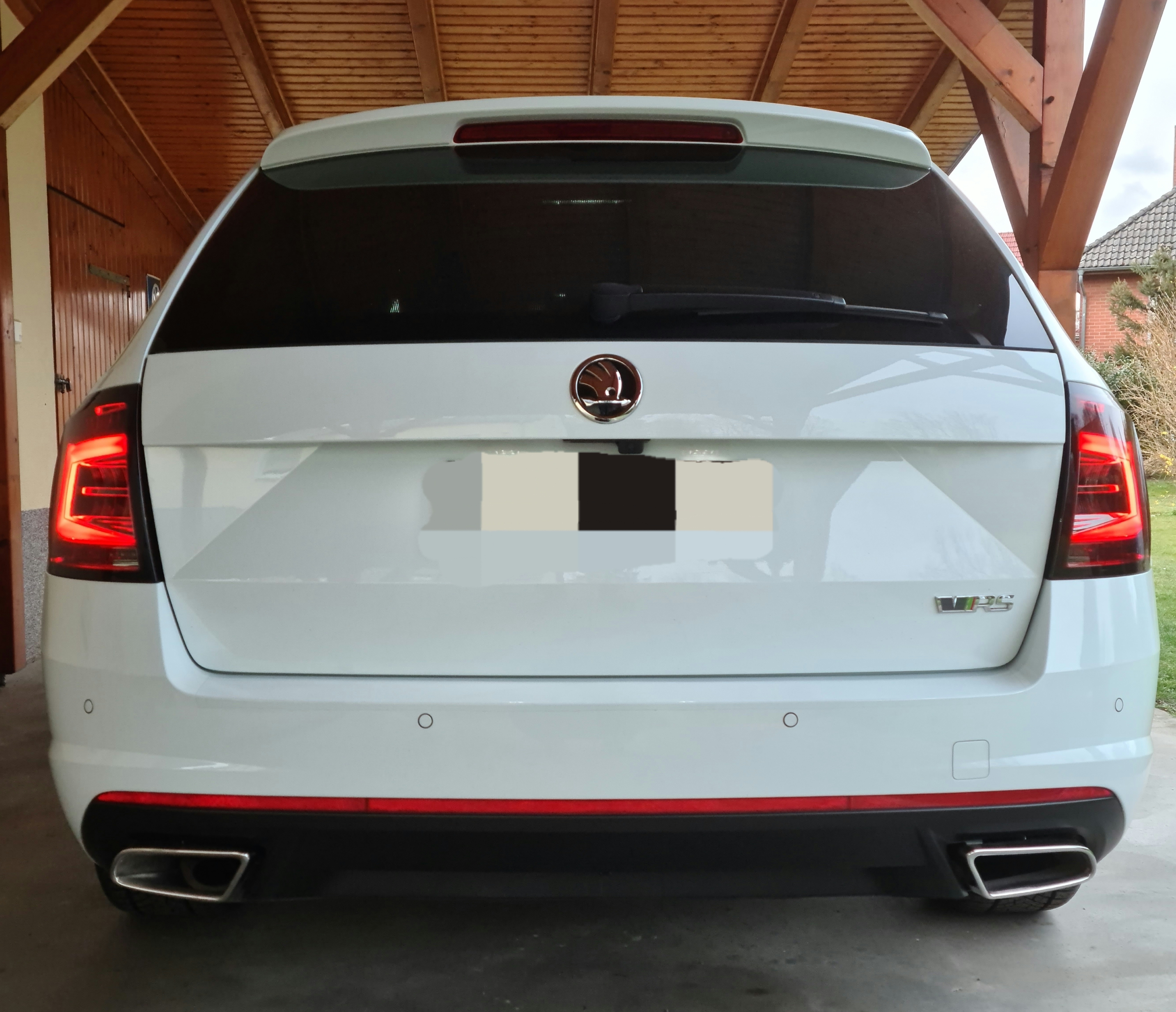LED Rückleuchten für Skoda Octavia 3 III 5E Kombi 12-17 dunkelrot LAUFBLINKER für orig. Halogen