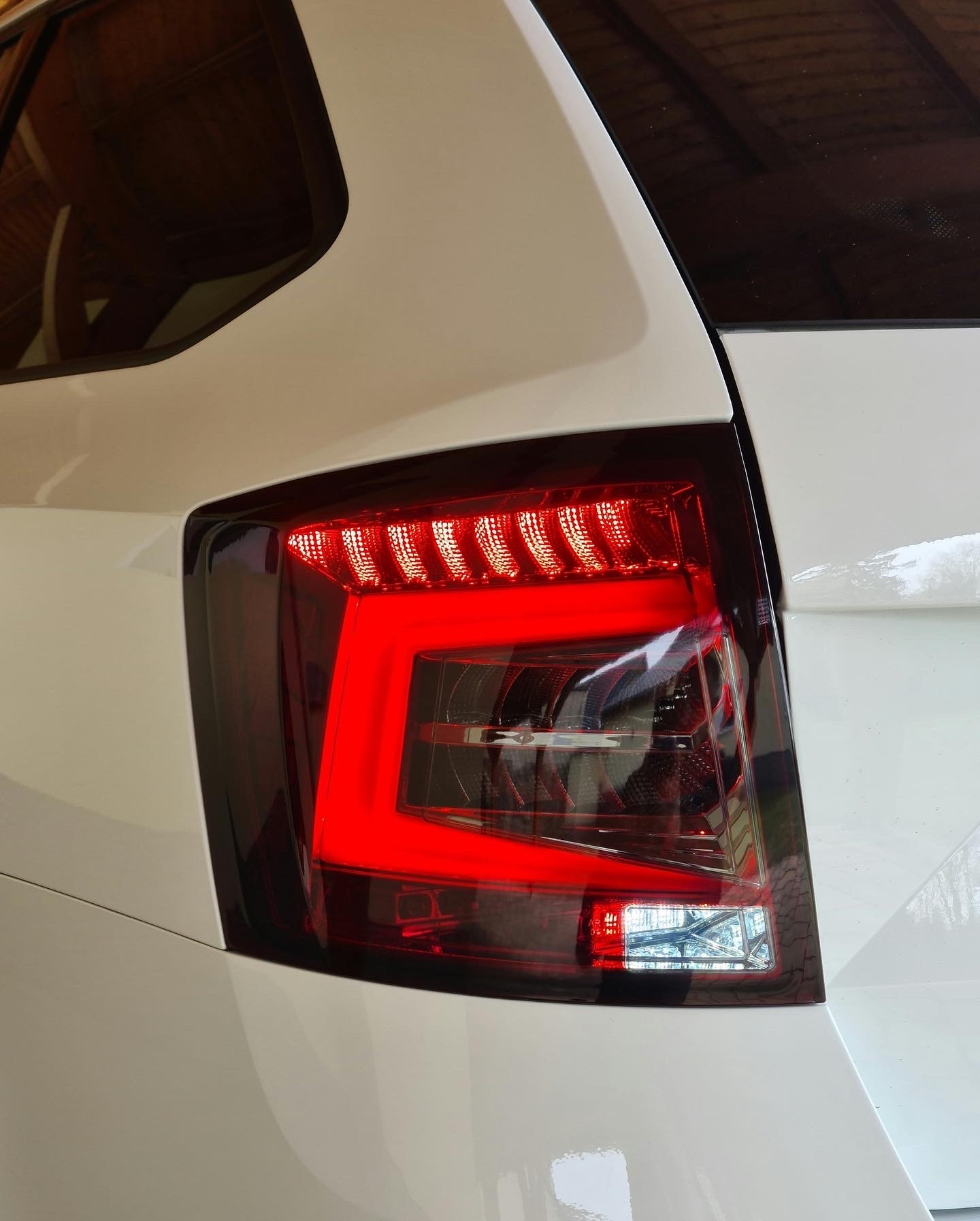 LED Rückleuchten für Skoda Octavia 3 III 5E Kombi 12-19 dunkelrot LAUFBLINKER für orig. Led