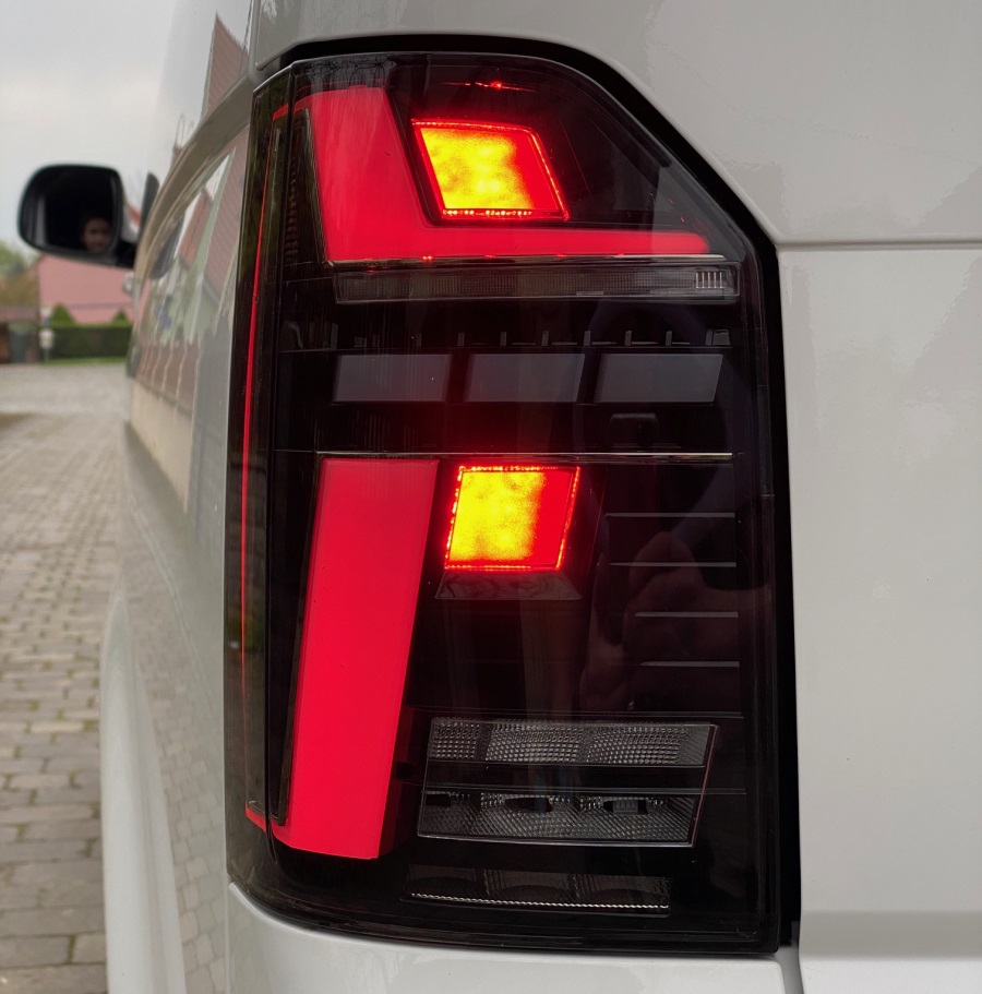 Voll LED Rückleuchten für VW T6 2015-2019 schwarz T6.1-Look Laufblinker