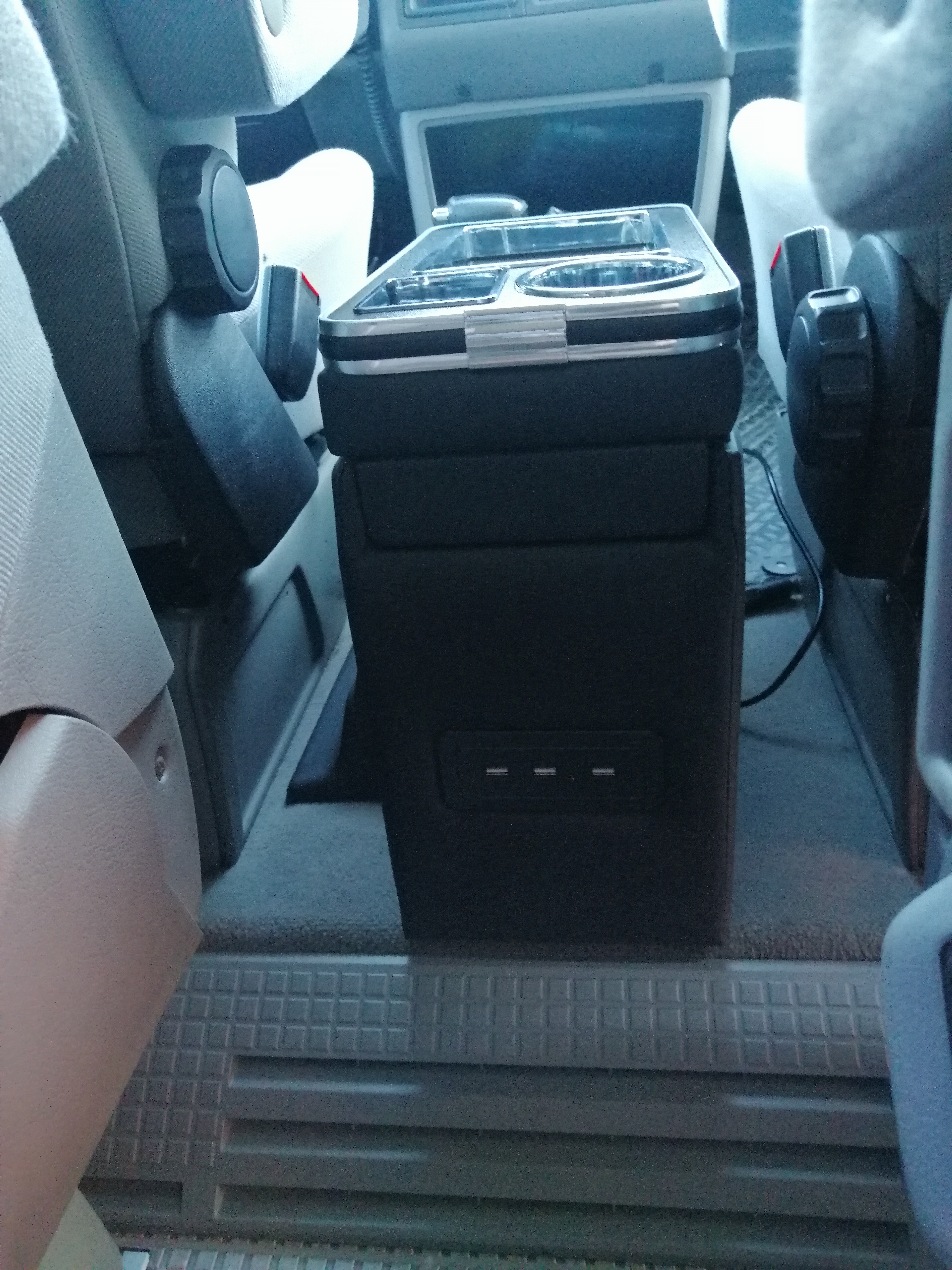 Mittelkonsole schwarz universell USB LED passend für VW T4