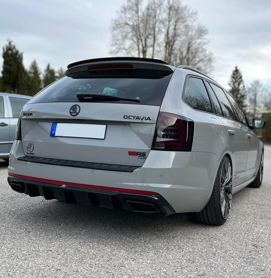 LED Rückleuchten für Skoda Octavia 3 III 5E Kombi 12-17 dunkelrot LAUFBLINKER für orig. Halogen
