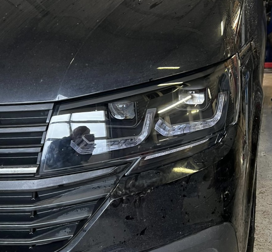 Halogen Scheinwerfer für VW T6.1 Facelift ab 2019 schwarz mit dynamischem Led Blinker