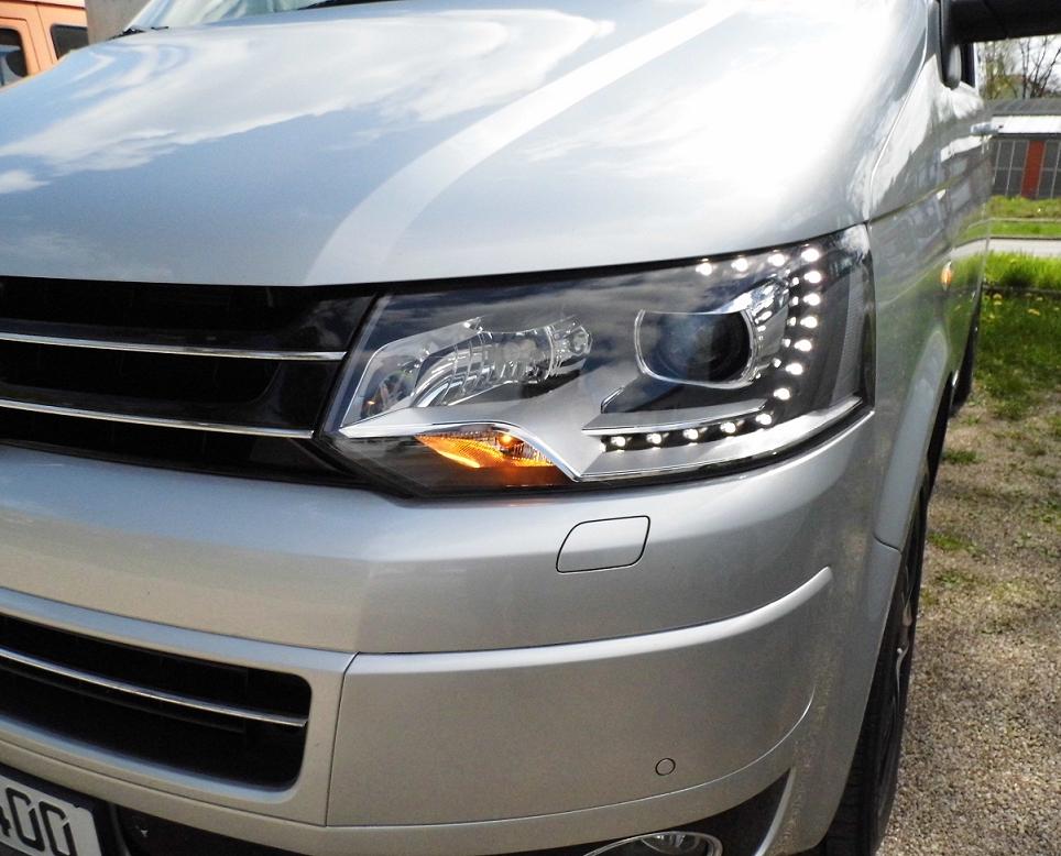 LED Tagfahrlicht Scheinwerfer für VW T5 Facelift 09-15 schwarz + OSRAM