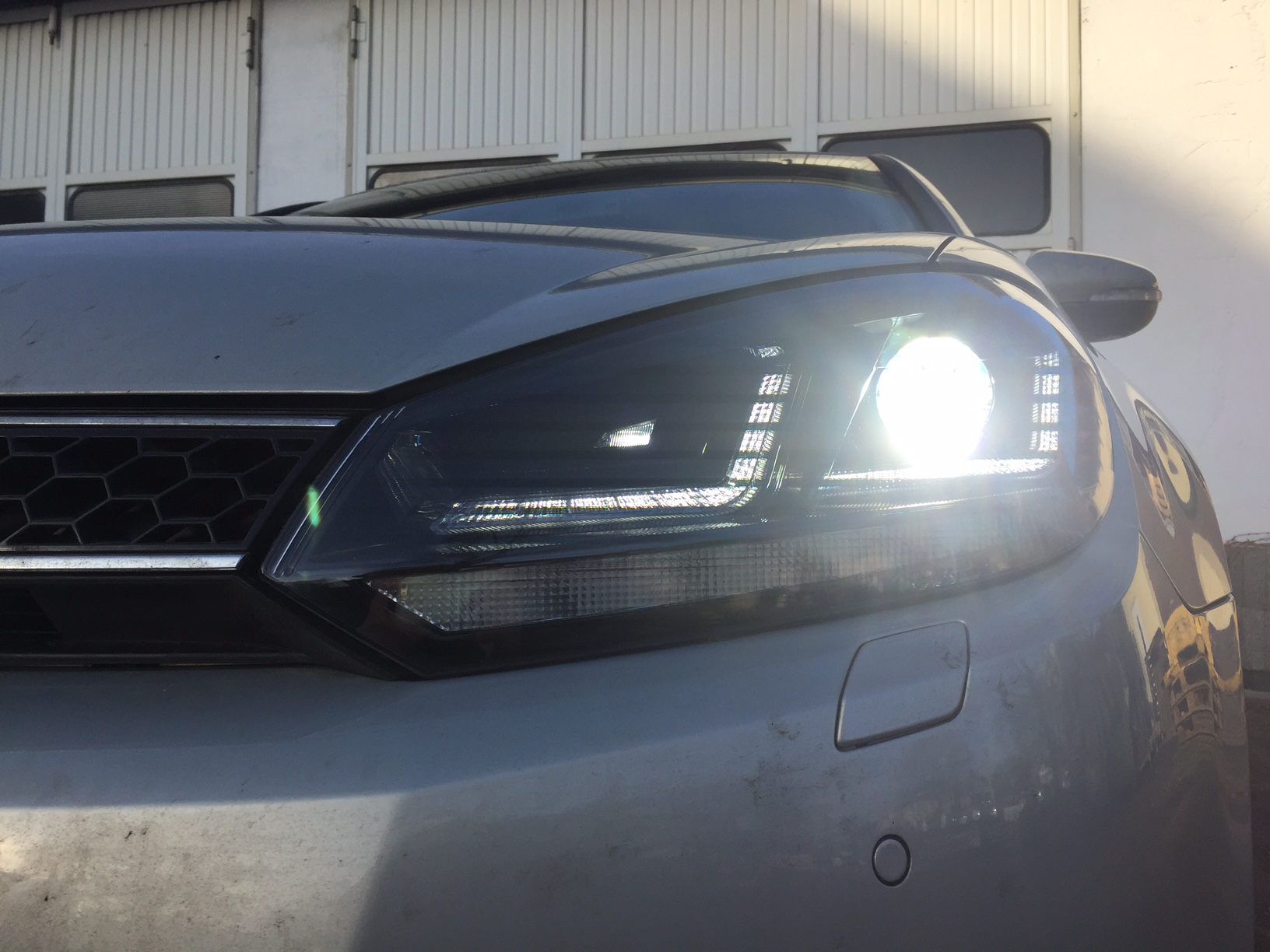 OSRAM XENARC Xenon Tagfahrlicht Scheinwerfer chrom für VW GOLF 6 für HALOGEN