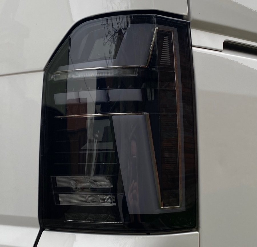 Voll LED Rückleuchten für VW T6 2015-2019 schwarz T6.1-Look Laufblinker
