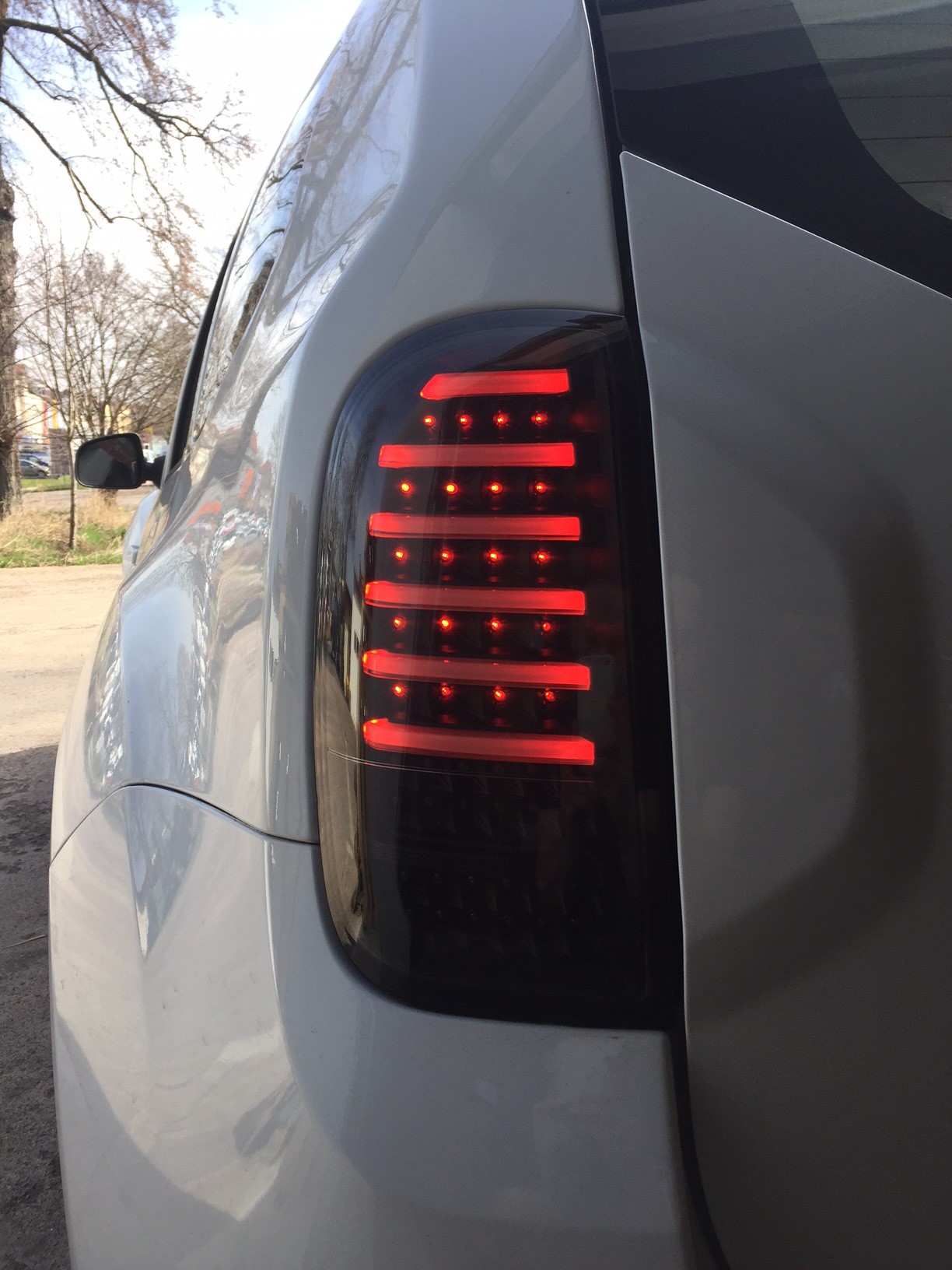 carDNA Voll-LED Rückleuchten für Dacia Duster 09-18 schwarz LIGHTBAR