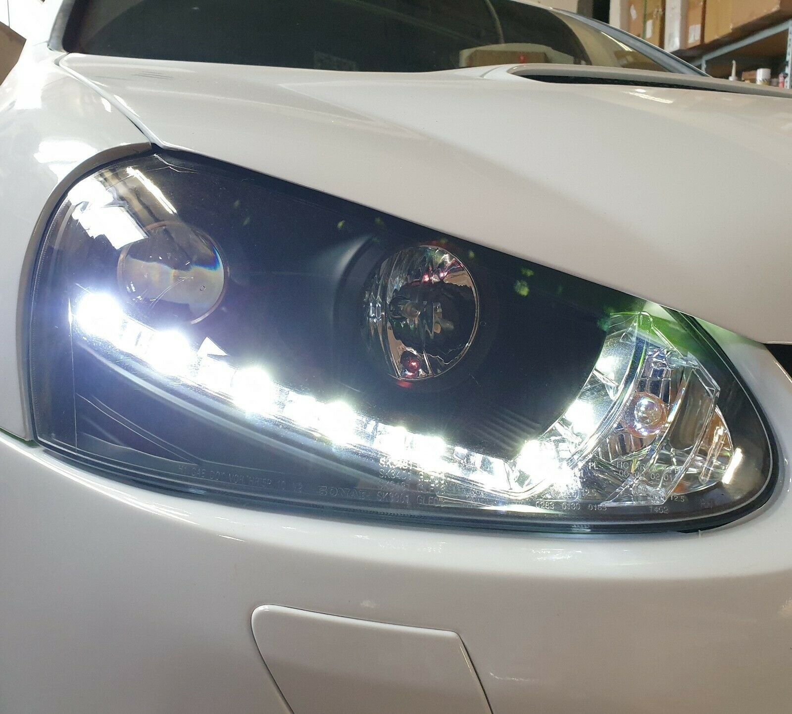 LED TAGFAHRLICHT Scheinwerfer für VW Golf 5 V 03-09 schwarz für XENON