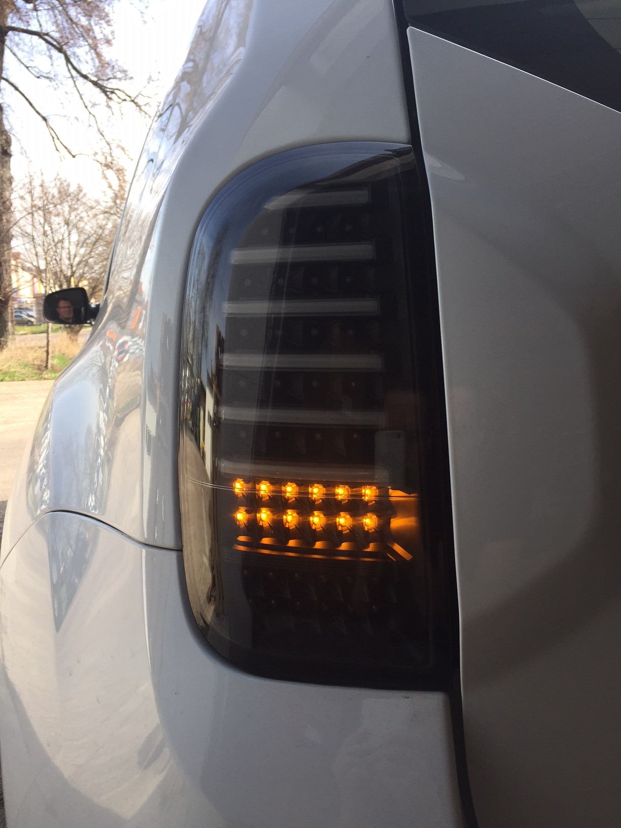 carDNA Voll-LED Rückleuchten für Dacia Duster 09-18 schwarz LIGHTBAR