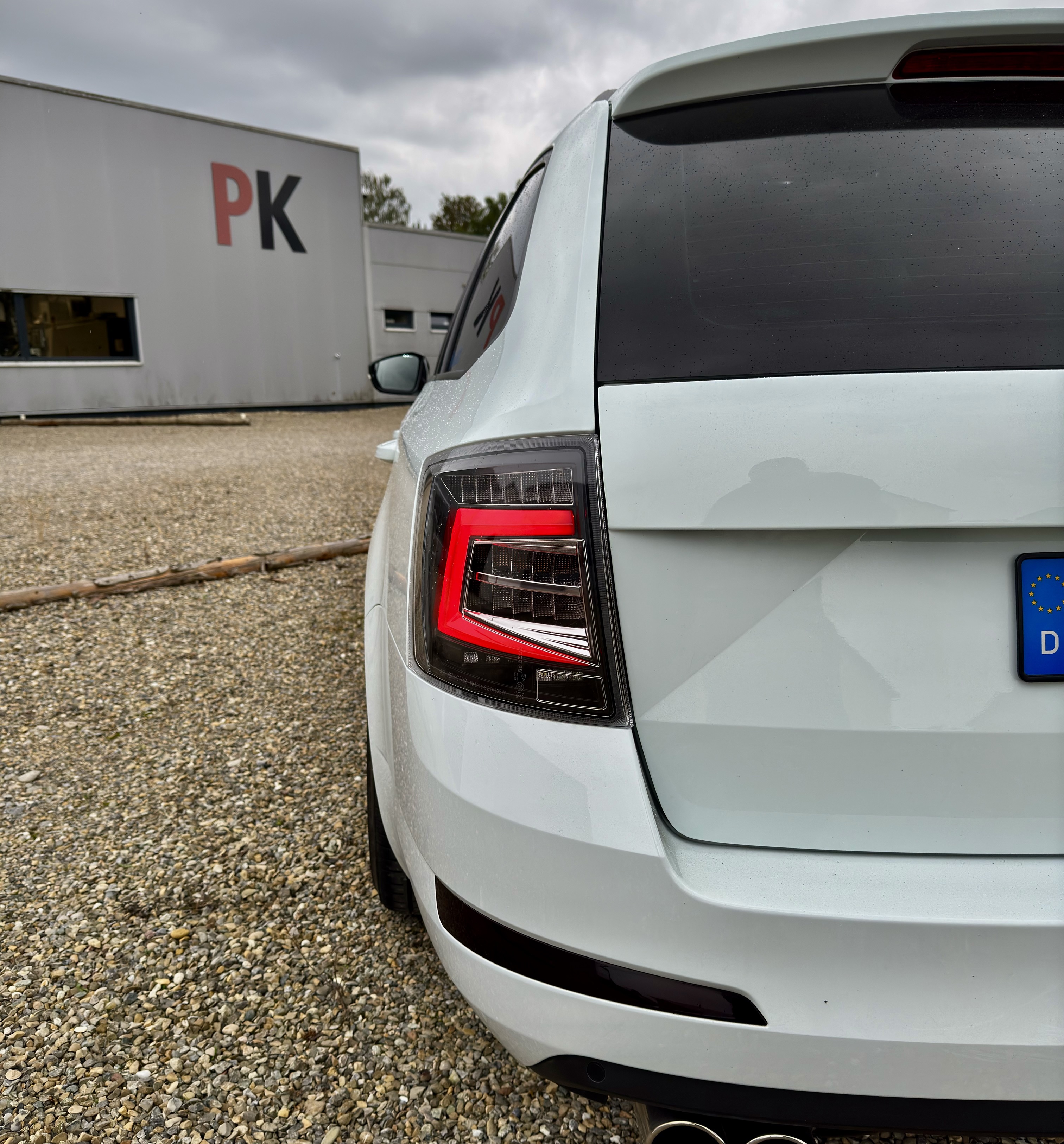 LED Rückleuchten für Skoda Octavia 3 III 5E Kombi 17-19 schwarz klar LAUFBLINKER für orig. Led 6 Pins in Reihe